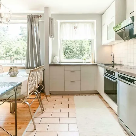 Apartament Cieszynskiego 12 *